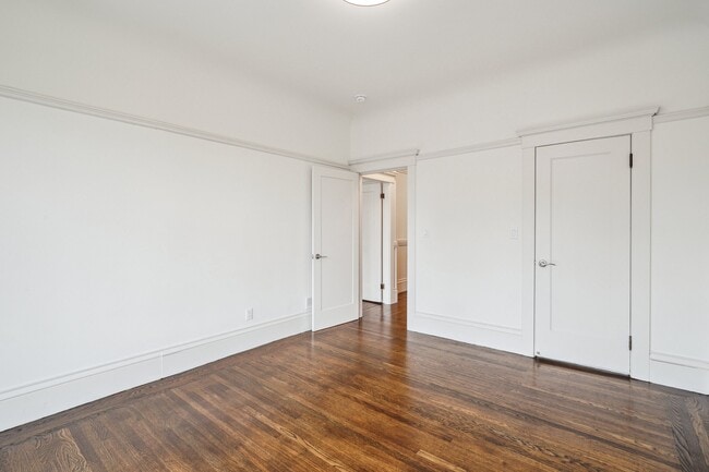 Building Photo - 671 7th Ave