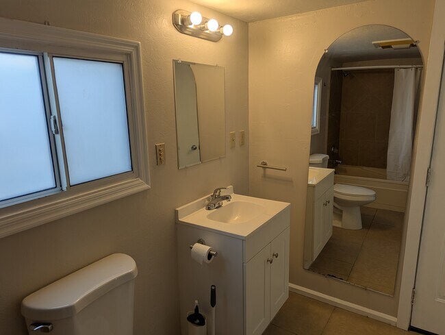 Foto del edificio - 1646 N Columbus Blvd