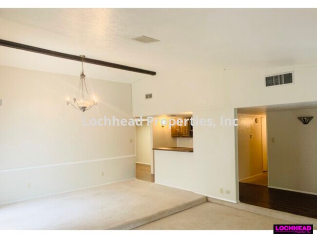Foto del edificio - 3101 Powell Dr