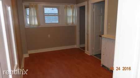 Building Photo - 25 Gerald Rd