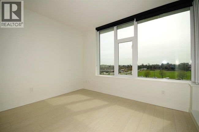 Photo du bâtiment - 3300 Ketcheson Rd