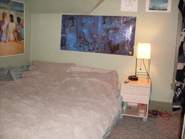 Foto del edificio - 732 W Cedar St