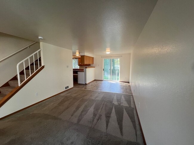 Building Photo - 5612 Seahurst Ave