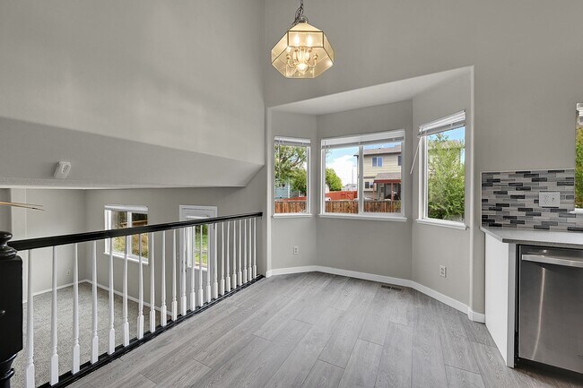 Foto del edificio - 7732 Middle Bay Way