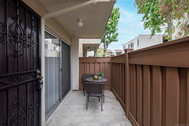 Foto del edificio - 3549 Castle Glen Dr