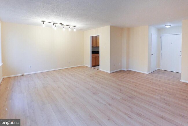 Foto del edificio - 1730 Arlington Blvd