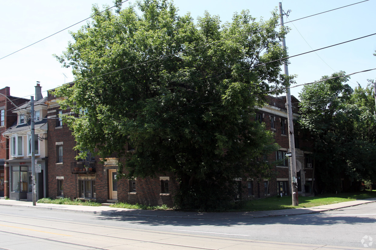 Building Photo - Vermont Apartments