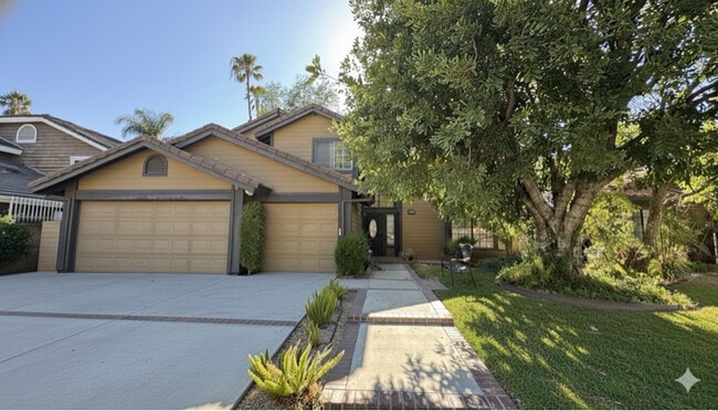 Building Photo - 5813 Serrania Ave