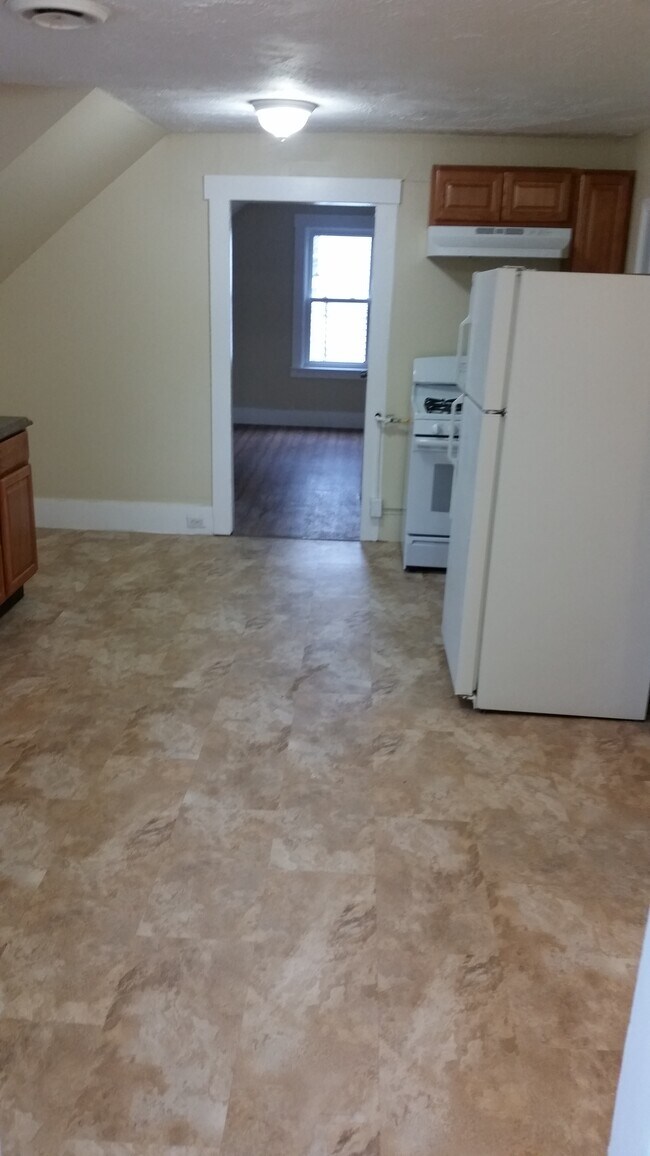 Photo - 12 Library St Apartments