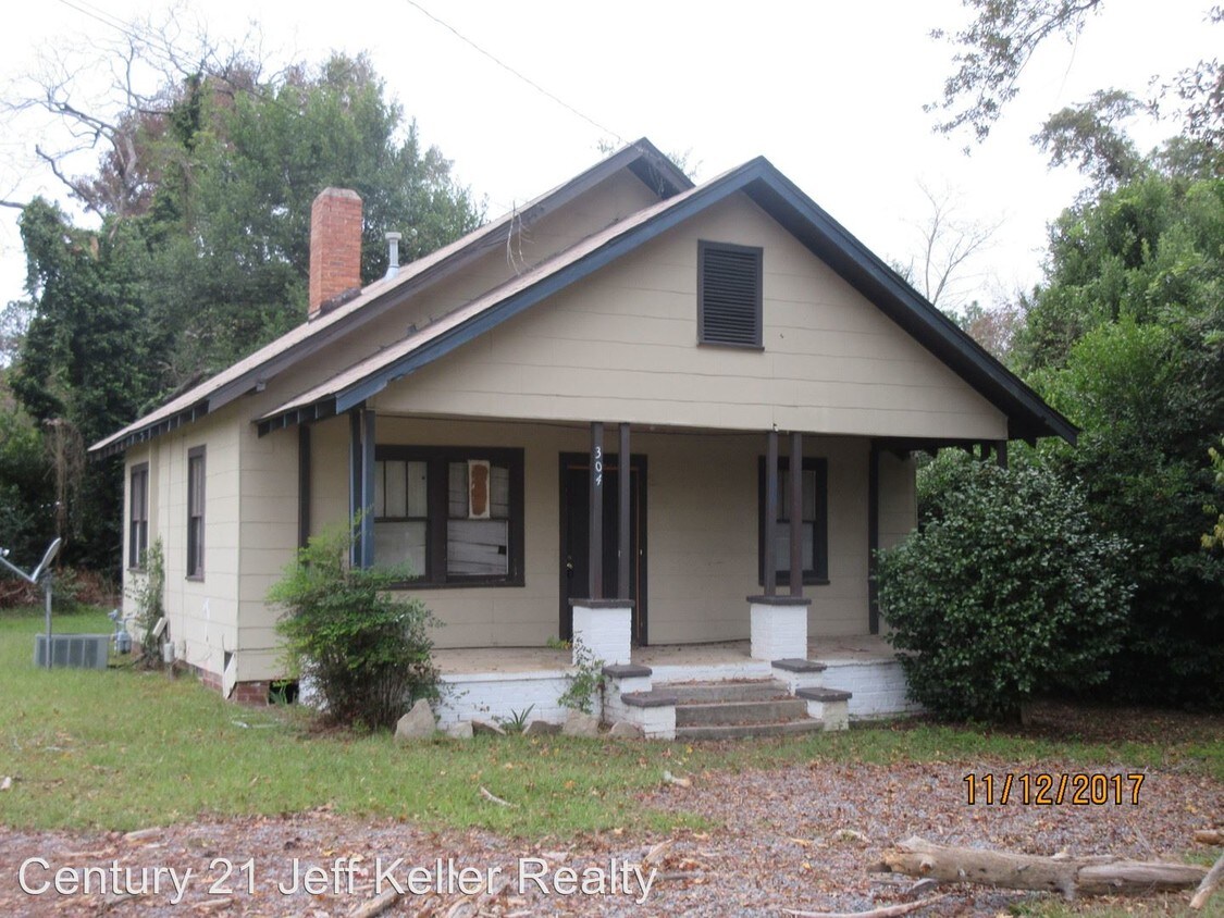 Primary Photo - 2 br, 1 bath House - 304 Fairview St.