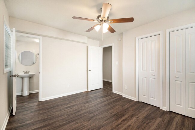 Building Photo - 2364 Peachwood Cir NE
