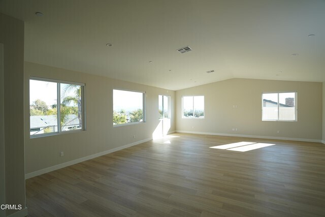 Building Photo - 625 Colina Vista
