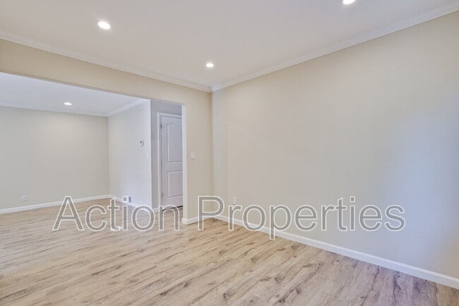 Building Photo - 135 Brenton Ct