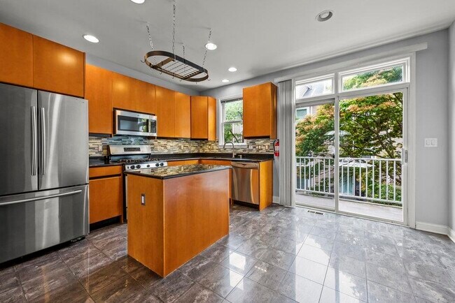 Foto del edificio - 235 Price Ct