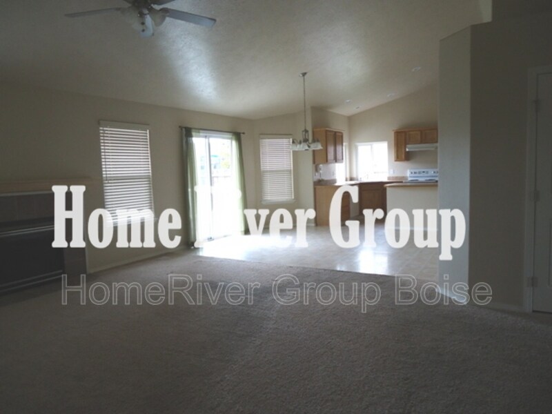 Foto principal - 378 Washakie St E