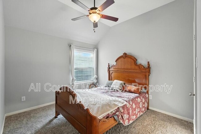 Foto del edificio - 7114 Waterbury Dr