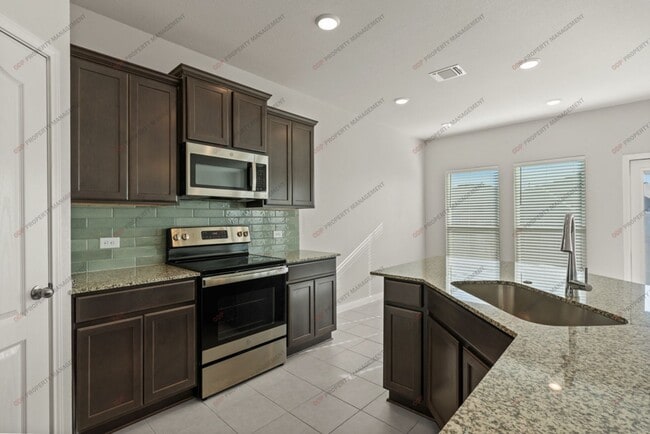 Building Photo - 725 Gingham Trl