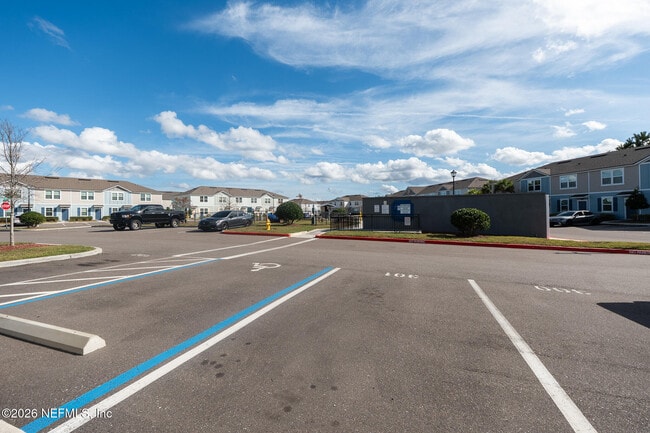 Building Photo - 513 Spanish Oaks Way