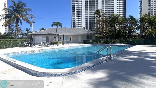 Building Photo - 2760 Banyan Rd