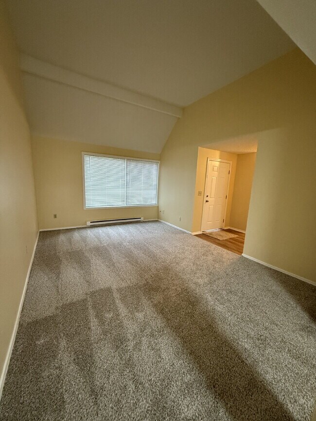 Foto del edificio - Fairwood Area Condo Available Now!