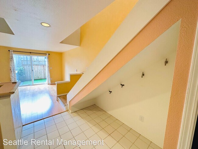 Building Photo - 1 br, 1 bath House - 903 N 130th St Unit 115
