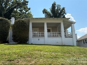 326 E Main St