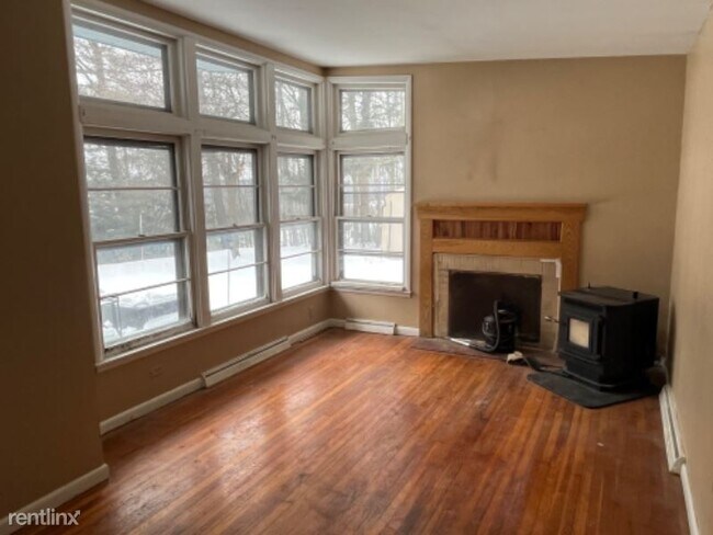 Foto del edificio - 2 br, 1 bath House - 870 Winney Hill Road