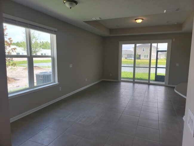Building Photo - 808 Cherry Elm Dr