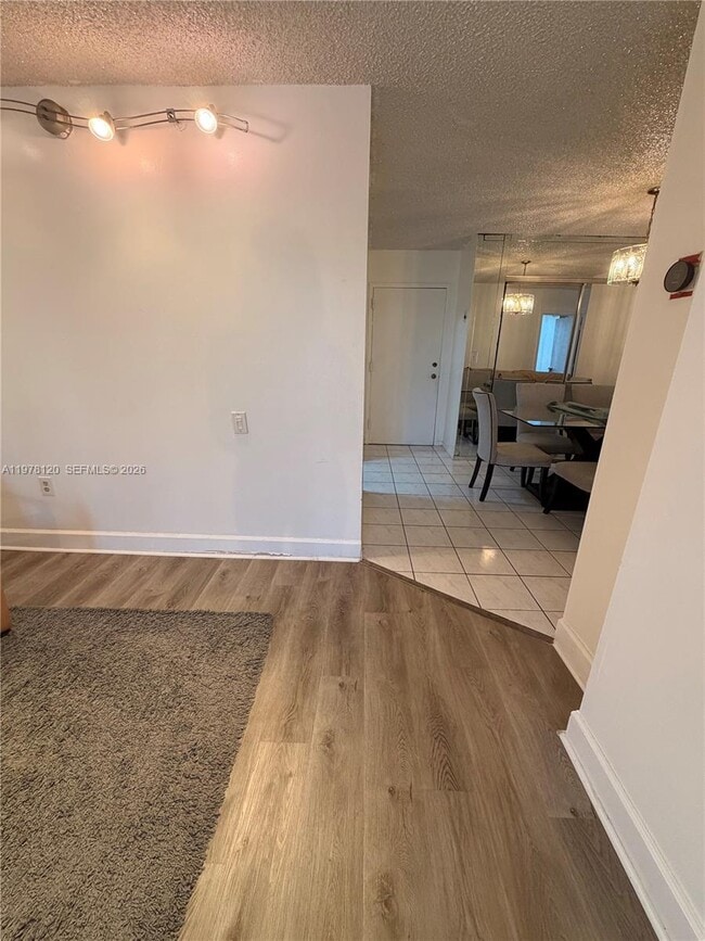 Foto del edificio - 16851 NE 23rd Ave