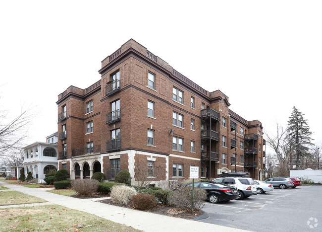 Building Photo - Parkview Apartments