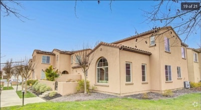 Building Photo - 1041 Cedarwood Loop