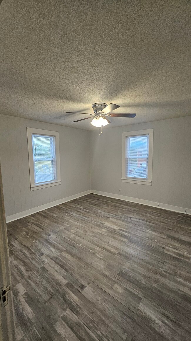 Foto del edificio - 730 Oak St NW