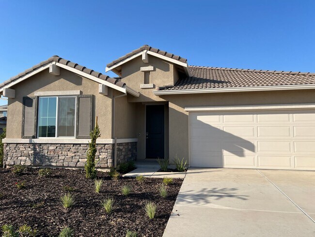 Building Photo - Brand NEW 4-bedroom single story home!