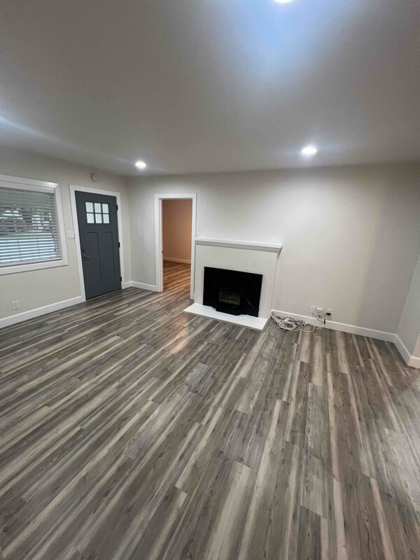 Building Photo - 1198 Whitney Ave