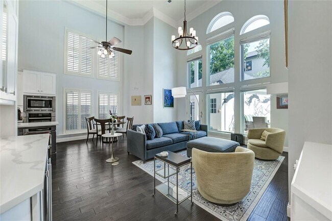 Foto del edificio - 855 Plainwood Dr