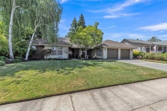 Building Photo - 1856 Ridgeview Dr