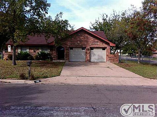 Building Photo - 1411 Kaylock St