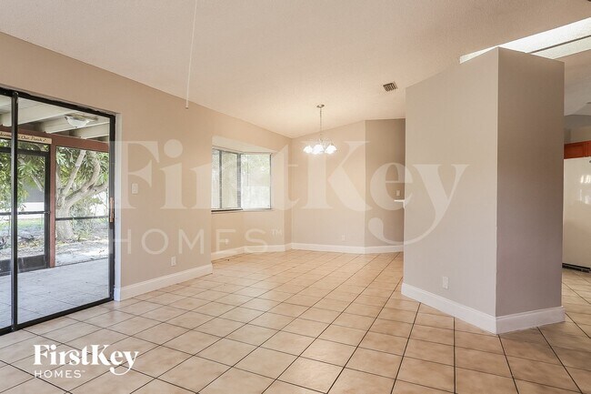 Foto del edificio - 1013 SW 49th Ave