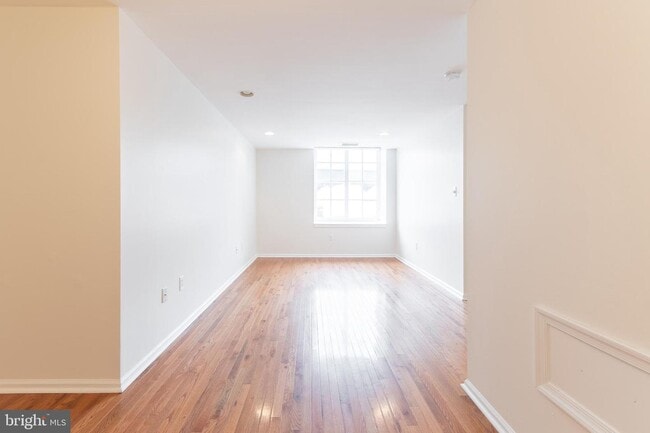 Building Photo - 1050 E Montgomery Ave