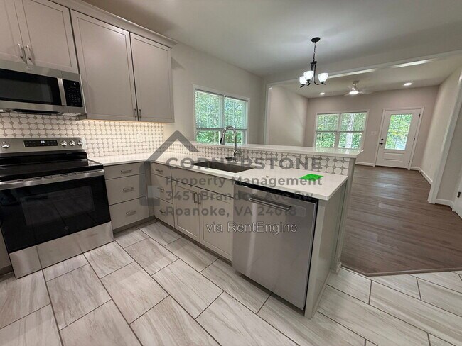 Foto del edificio - 4514 Buck Mountain Rd