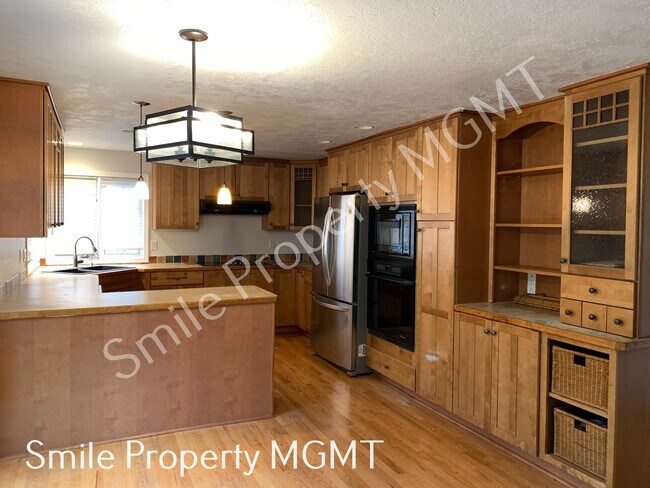 Foto del edificio - Spacious 5 bedrooms house in Beaverton