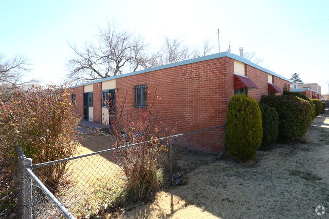 Building Photo - 300-306 12th St SW