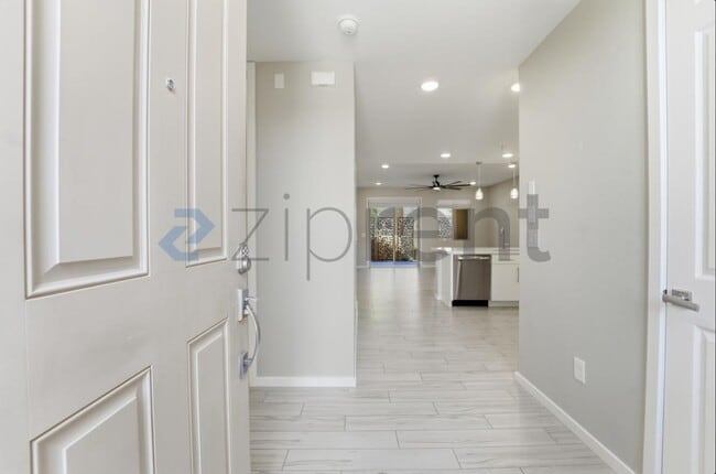 Foto del edificio - 250 W Queen Creek Rd