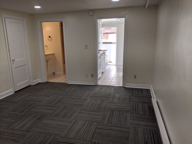 Building Photo - 2025 5th St S
