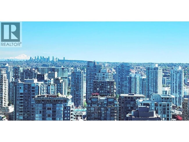 Building Photo - 1068 Hornby St