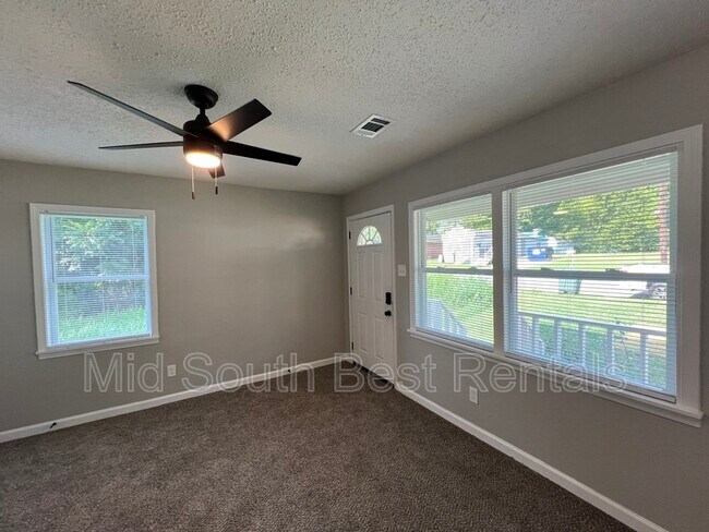 Foto del edificio - 1568 Pillow St