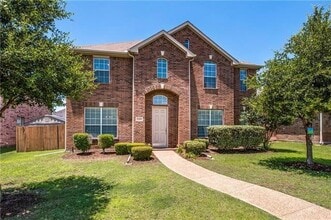 Building Photo - 13393 Mondovi Dr