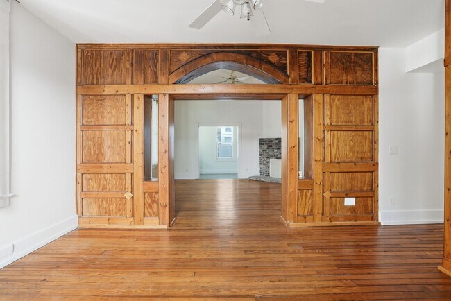 Foto del edificio - 809 E Henry St