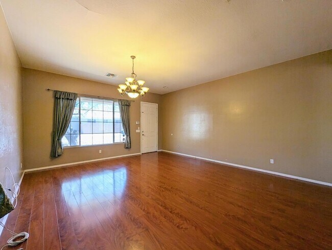 Foto del edificio - 3310 W Latona Rd