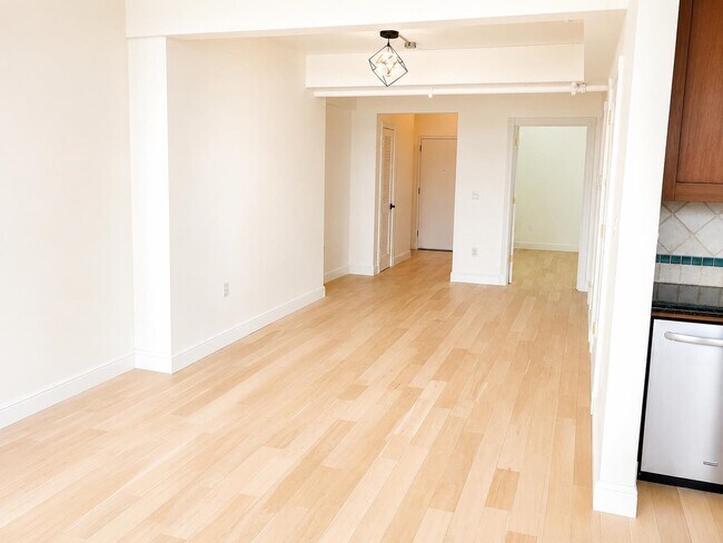 Foto del edificio - 300 Communipaw Ave
